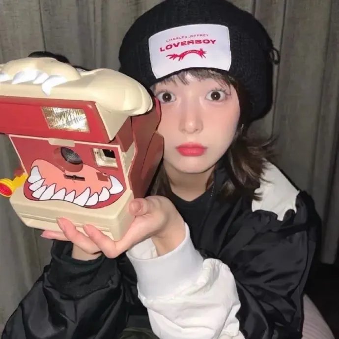 偷听穿越女心声后，王妃连夜改剧本